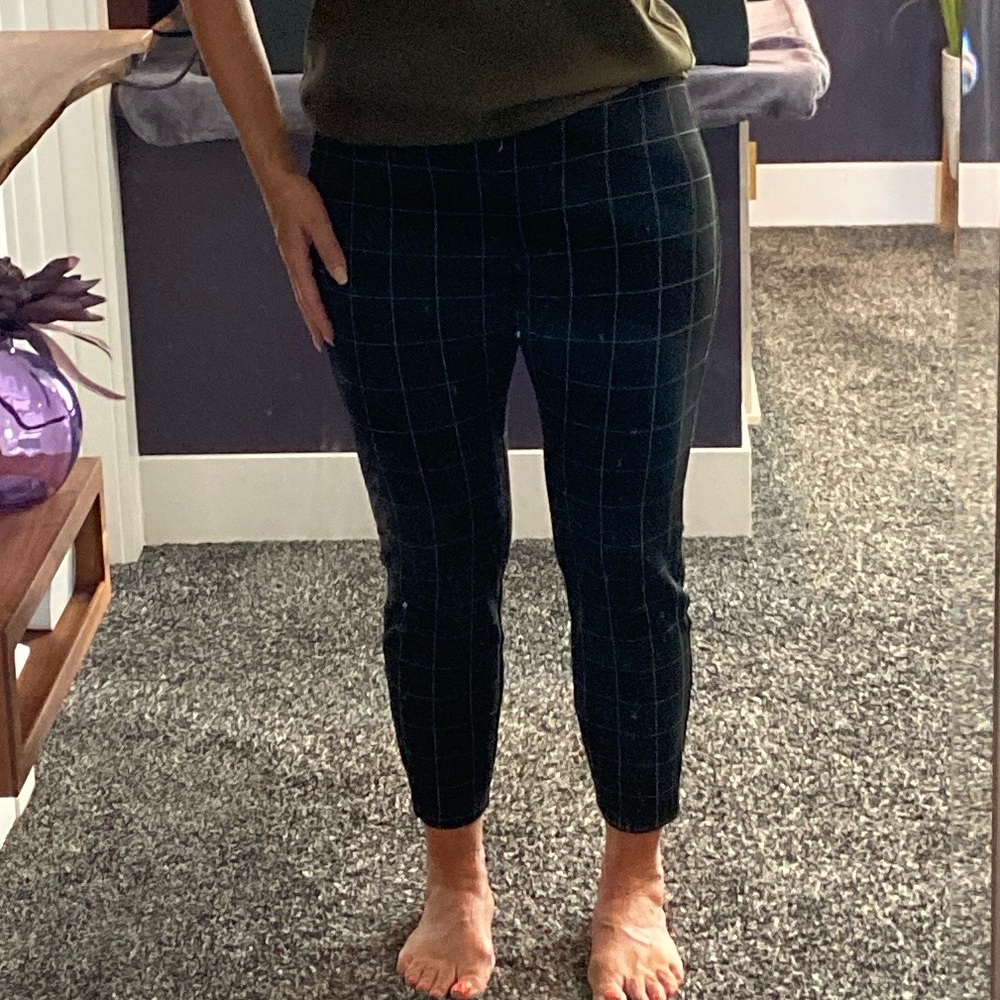 Cropped Windowpane Plaid Ankle Pants - Black